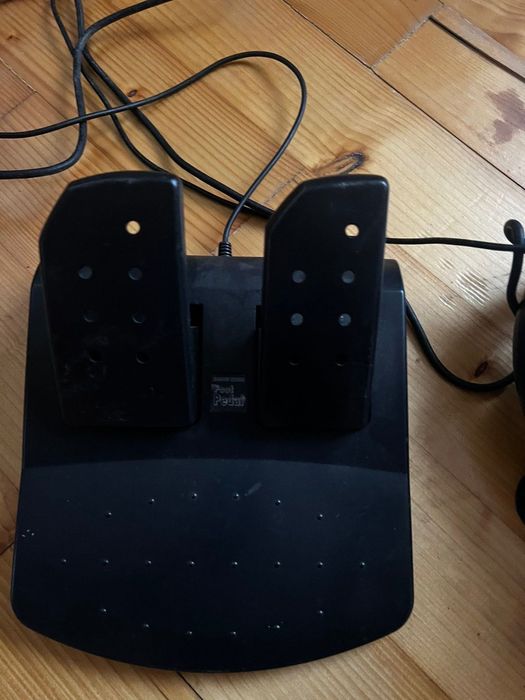 Продам ігровий руль та педалі