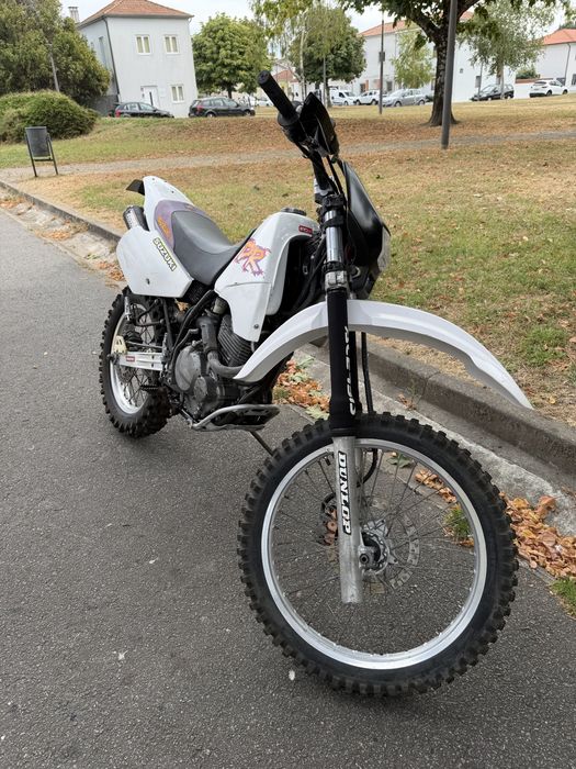 Suzuki DR350s