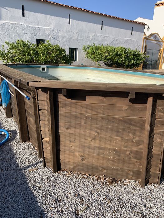 Piscina de Madeira Comino 5,63m x 3,52 x 1,24m