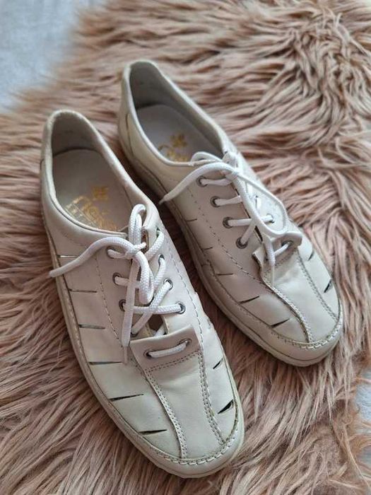 Buty rieker 39 jasne