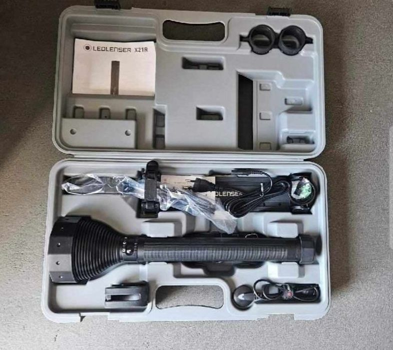 Latarka LEDLENSER X21R, zasieg ~ 800m