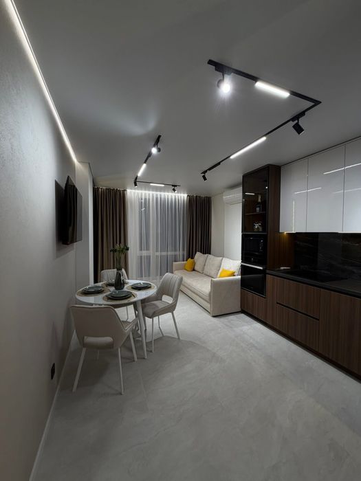 Продам двокімнатну квартиру з ремонтом жк MANHATTAN