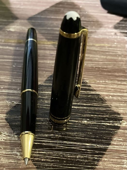 Caneta rollerball Montblanc verdadeira!
