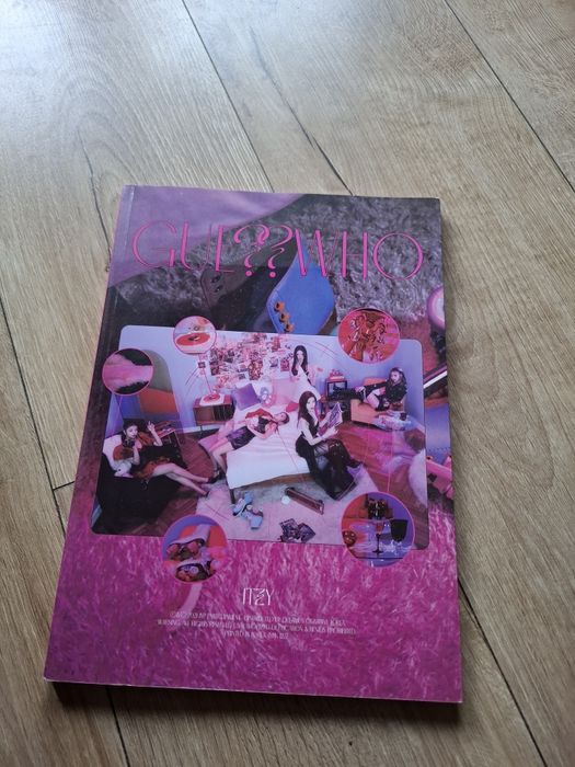 Album Guess Who z dodatkami- ITZY