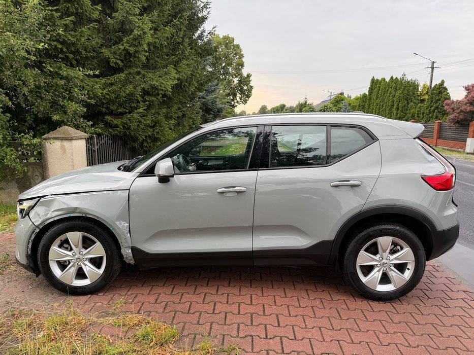 Volvo XC 40 2.0 TI / Hybryda/ 2024 rok / Mały Przebieg ! / Kamera /  Nawigacja/