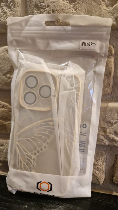 Etui Butterfly do Iphone 16 Pro Złoty + Szkło Privacy Glass 9H
