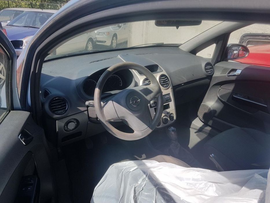 Opel Corsa 2009 para peças