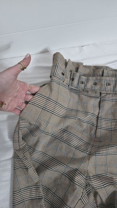Eleganckie brązowe spodnie garniturowe damskie w kratkę Sinsay
