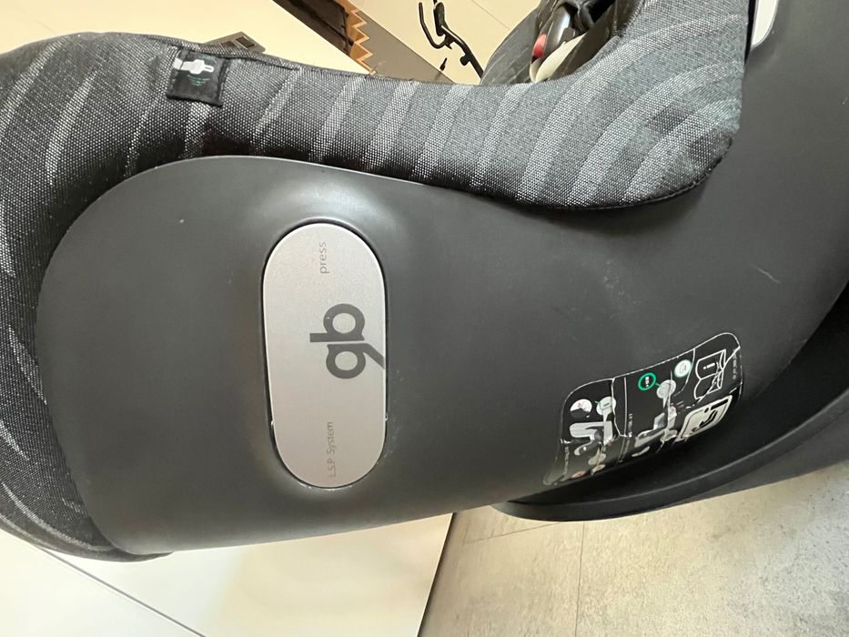 Fotelik obrotowy GB Vaya i-Size linia Platinum z isofix