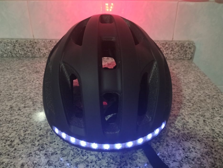 Capacete p/ bicicleta c/ iluminação
