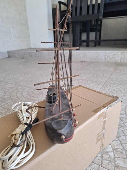 Candeeiro barco muito antigo