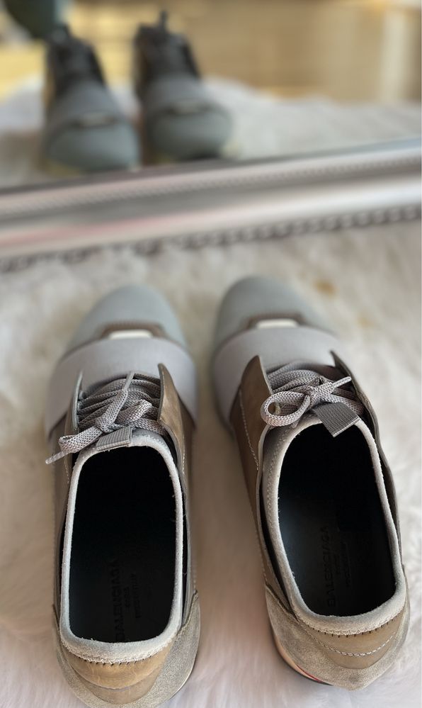 Balenciaga race runners nude deals