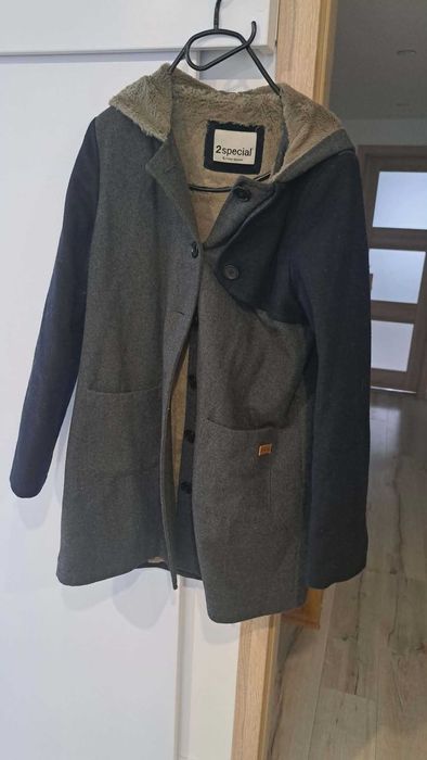 Damski płaszcz z futerkiem 2special Friday Apparel  bardzo dobry stan