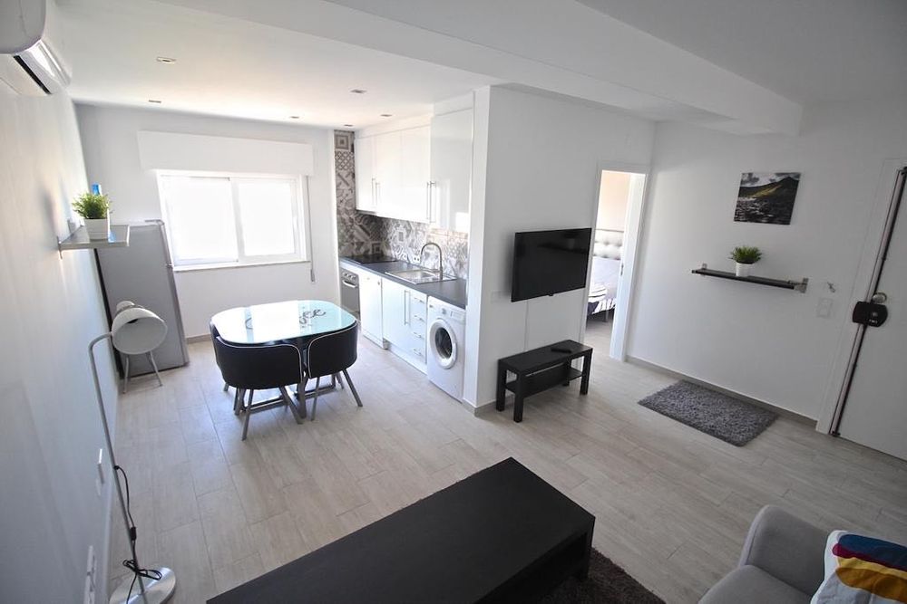 Alugo T1 em Vilamoura para um período de 3  meses até 30 de junho