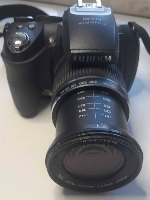 Aparat cyfrowy Fujifilm Finepix S10 Zoom x 30