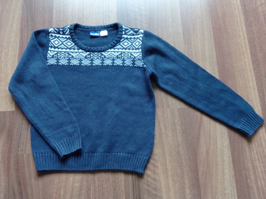 Sweter, r. 110/116, granatowy, ciepły.