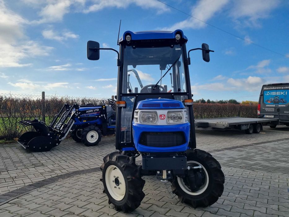 Traktor Iseki TM3267 moc 30 KM napęd 4x4 z kabiną w Super cenie