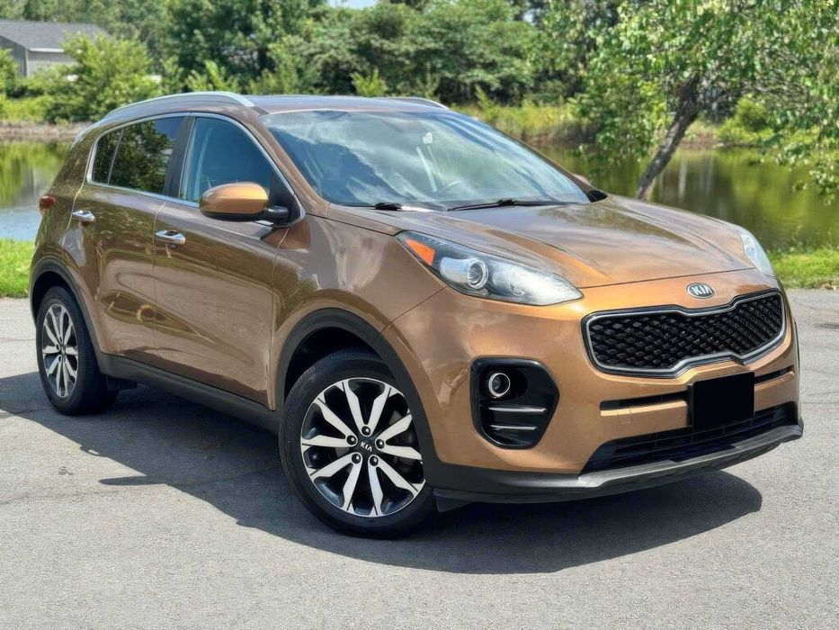 Kia Sportage EX      2017