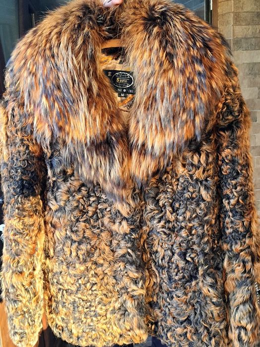 Натуральная шуба гарному стані