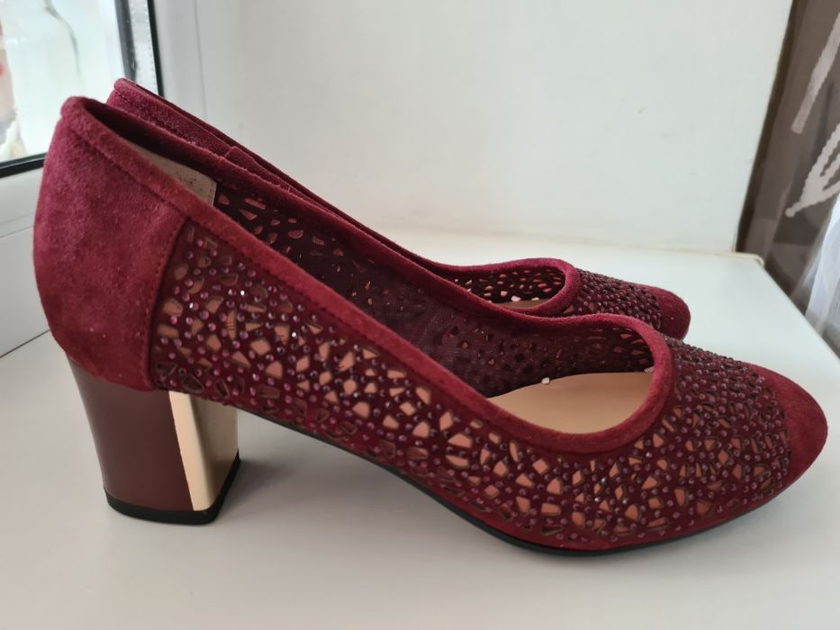 Продам жіночі туфлі