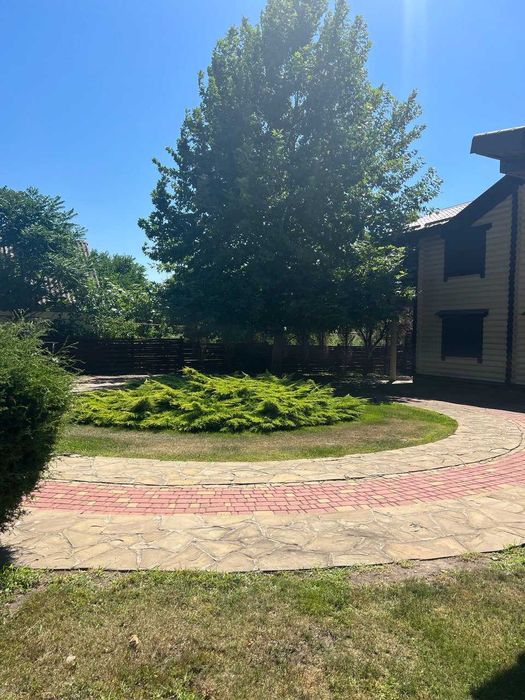 Продам шикарный сруб в Новоселовке.  Авторский ремонт. Рядом река .