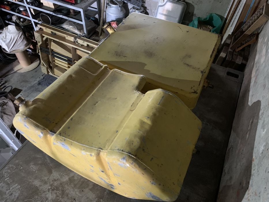 Продам авиационный бак для топлива 300 литров.