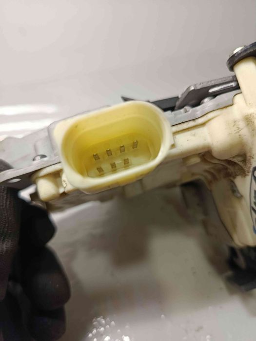Fechadura / fecho porta trás direito AUDI A3 (8P1)