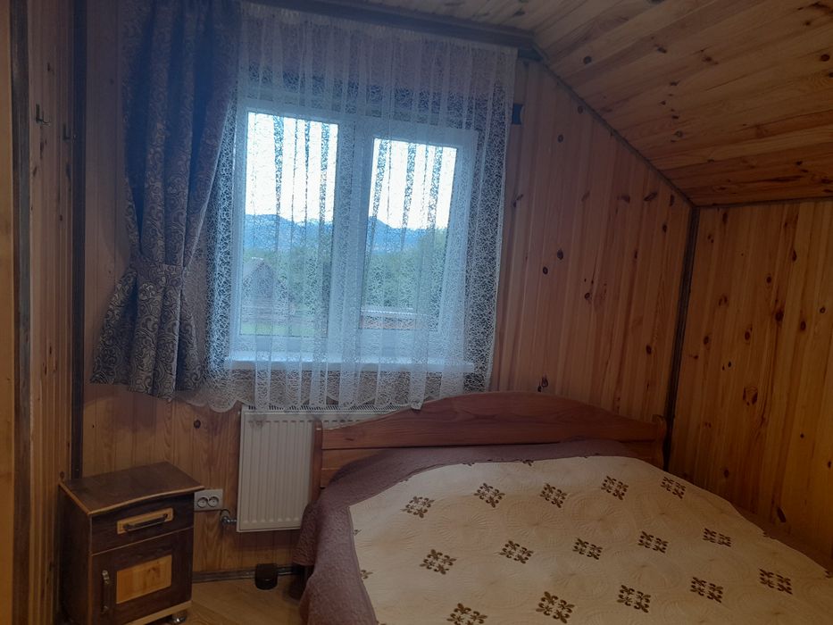 Оренда котеджу неподалік лісу та гір в Карпатах