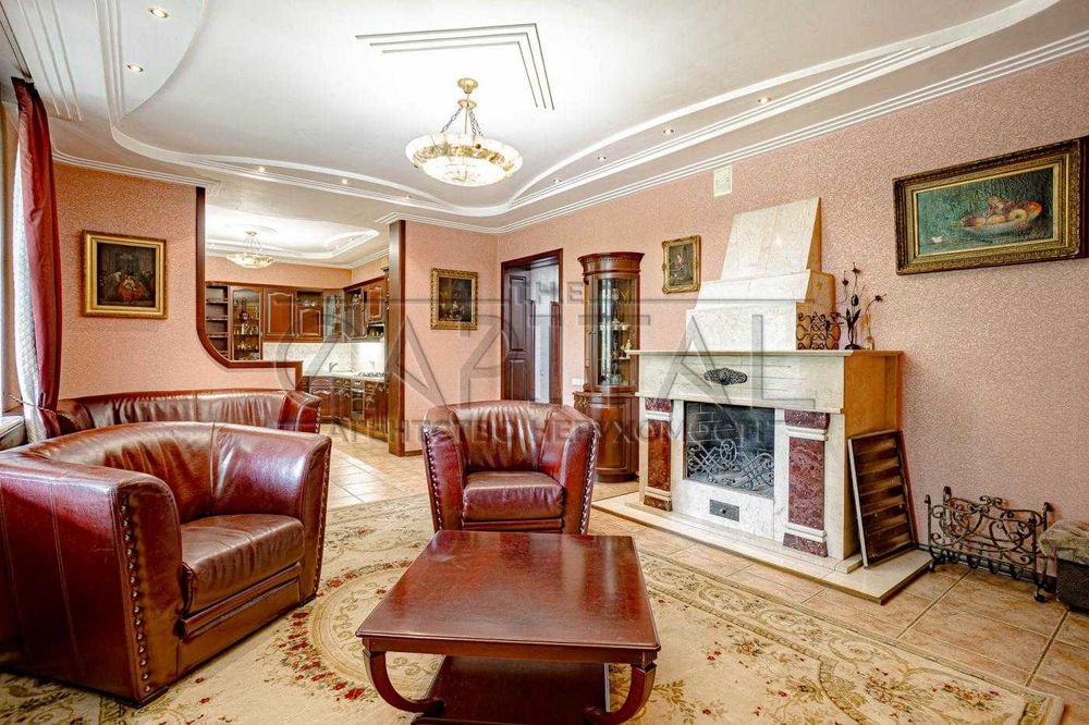Продаж ексклюзивного будинку в с. Вишеньки, Бориспільський район  Пропонується до продажу просторий, затишний 3-поверховий будинок  380 м² - More