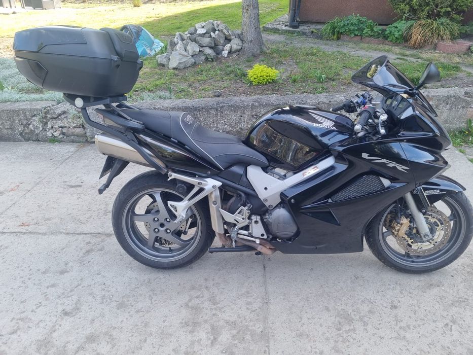 Honda VFR 800 super stan przebieg 38000 km 107 koni Serwisowany