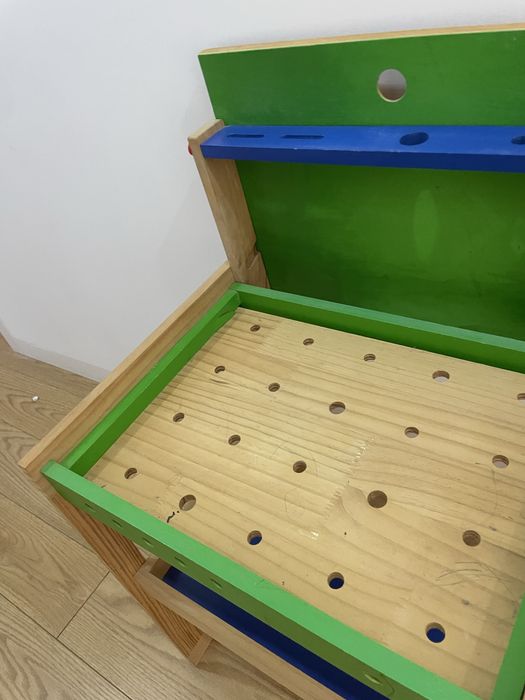 Mesa e kit de ferramentas