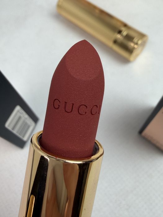 Помада для губ Gucci 208