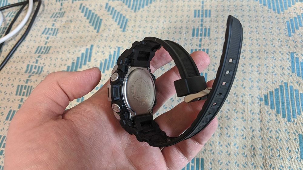 Свій годинник Q&Q M162J004Y, в чудовому стані.