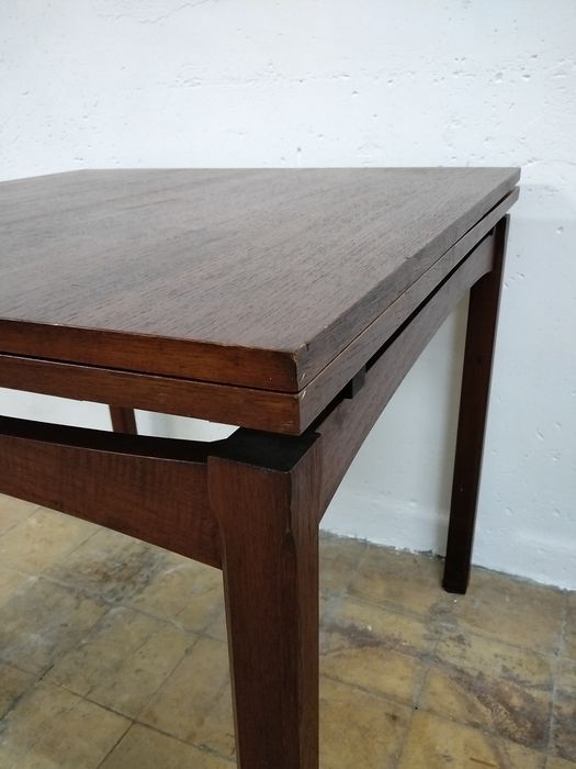 Mesa com 5 cadeiras