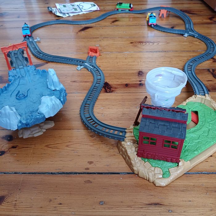 Thomas & friends Track Master 2 zestawy  wirujące tornado i klif