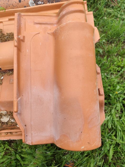 Telhas Margon ' esquerdas ' e beirais