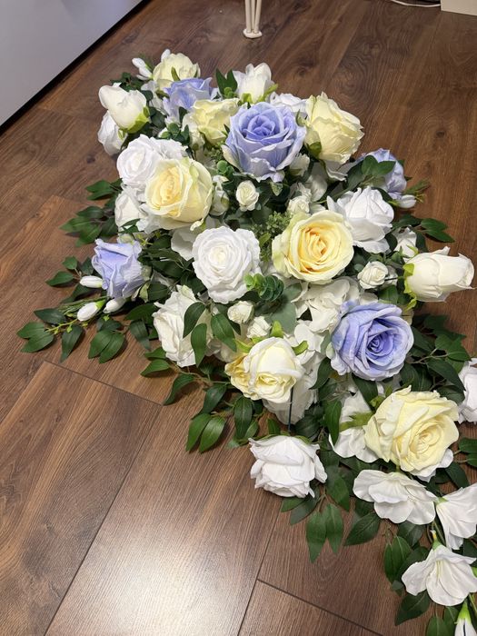 Композиції з штучних квітів на могилу/ квіти на труну/кладовище/цвинар