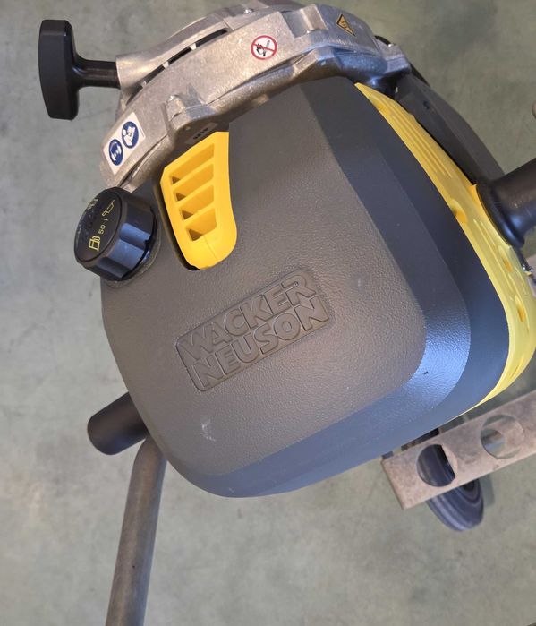Młot Wacker Neuson BH65  Spalinowy NOWY