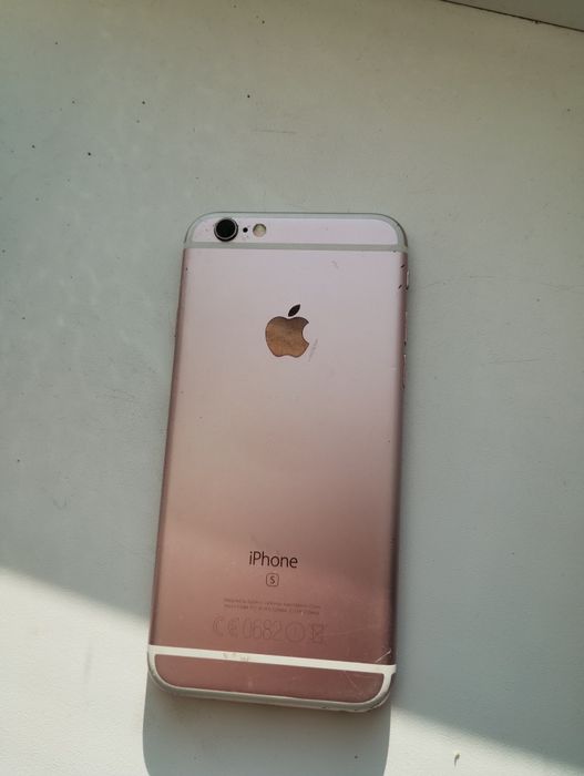 смартфон Apple iPhone 6s