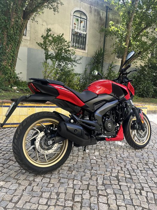 Bajaj Dominar 400  2018