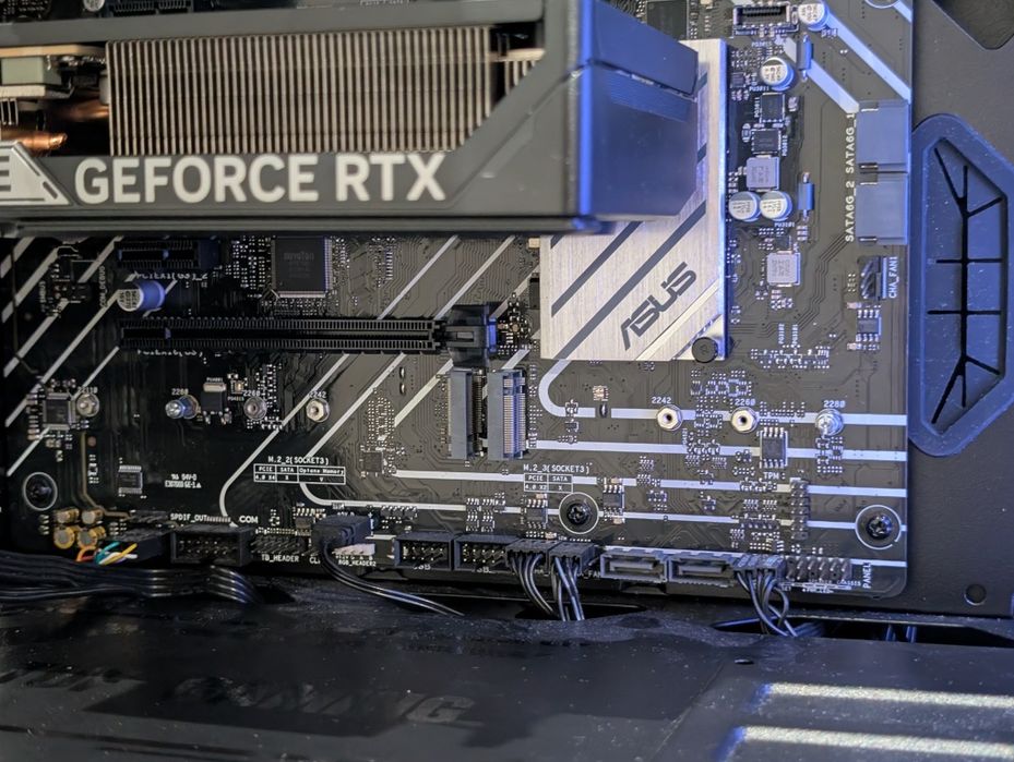 Komputer gamingowy i5 12400f, RTX 5060, 16 GB ram, 1 Tb SSD