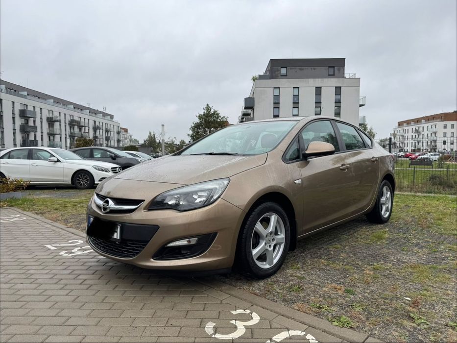 Opel Astra Opel Astra Active 1.6 benzyna Salon Polska Serwisowany Super stan!
