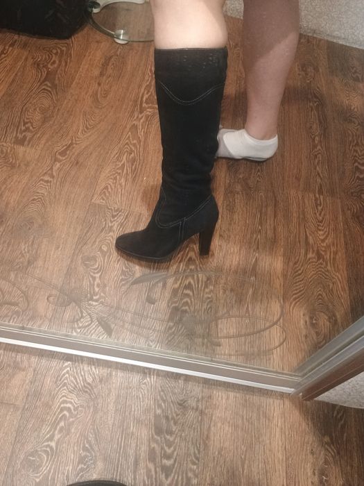 Продам женские сапоги