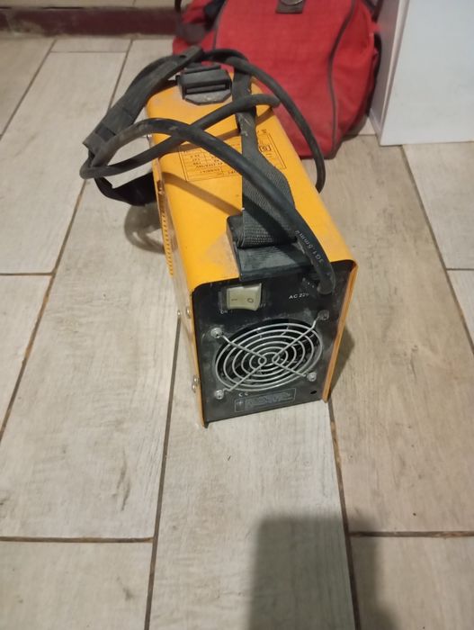 Продам сварочний апарат инвектор