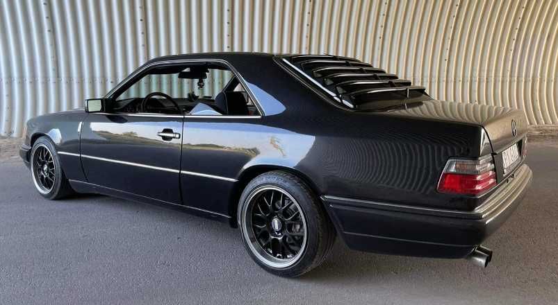 Spoiler Żaluzja Roleta Blenda Mercedes W124 Coupe  plastik abs