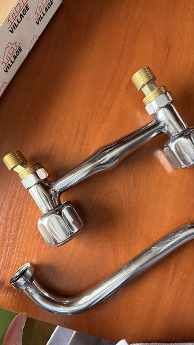 Кран настінний для води