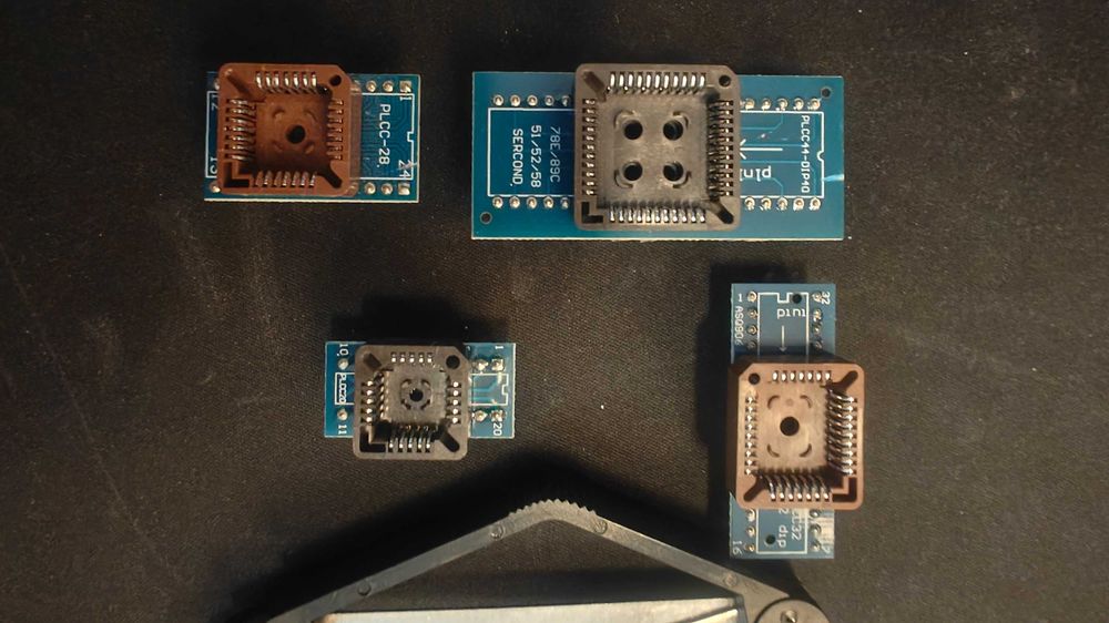 Programator SVOD 4 + Keyboard Extender + Taśmy FFC + Zestaw adapterów ZIF / PLCC + Płytki montażowe PCB (Stan idealny)