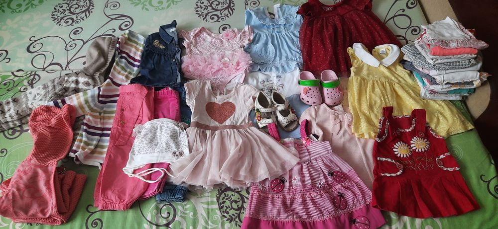 Пакет вещей для вещей для девочки (размер 9 - 18 месяцев)