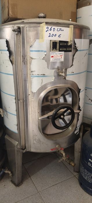Depósito / cuba em inox para vinho 260L