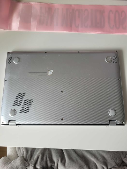 ASUS VivoBook S15- dwa ekrany